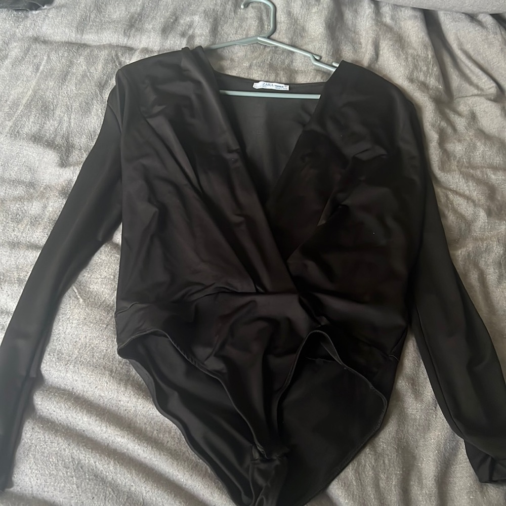 Zara trafaluc size sm deep v neck body suit